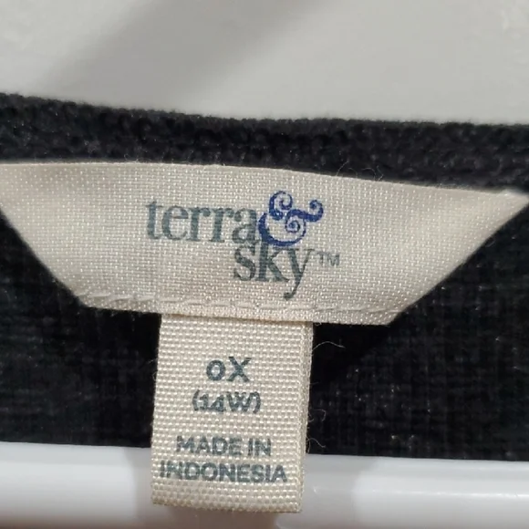 Terra & Sky Black Sleeveless Knit Tank Top - Picture 3 of 7